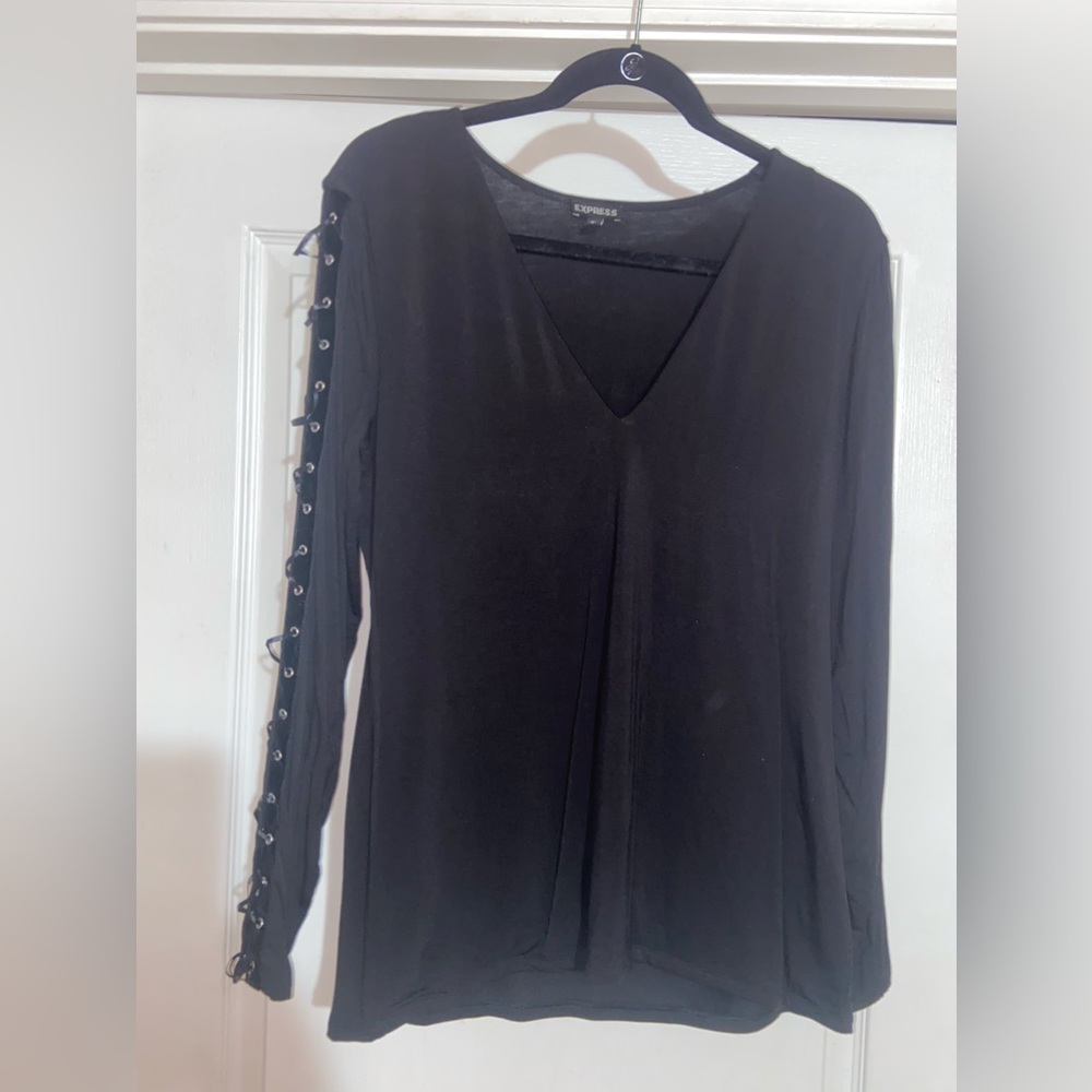 NWT Express woman’s shirt sz large.